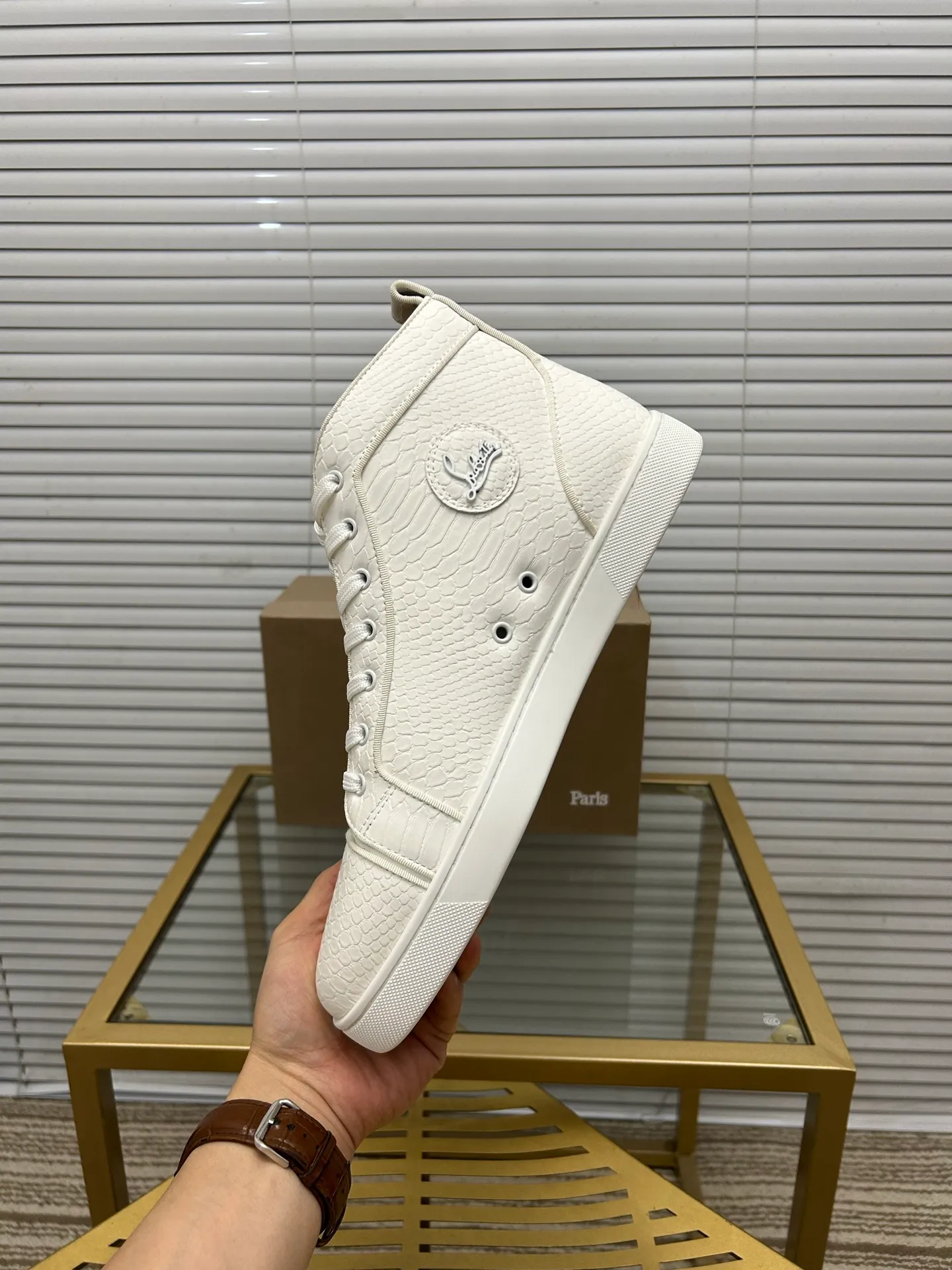 (Customized model) Ex-factory price is 520. christian louboutin (CL red sole shoes) counter series, casual sneakers for couples 📢 📢 📢 Exclusive hot style release 🎈🎈💪 Movable latex feet 👻 Finished outsole line [Proud] 😝Female 35-40# Male 38#-46, global supply😝 [Top version]: Original imported genuine leather upper, top original leather lining, original molded TPU outsole, original 1:1 detail processing, original shoe last,